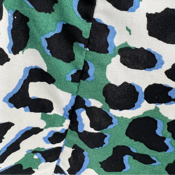 BeachLunchLounge Top Womens Plus Size Green Leopard Print Button Roll Tab Sleeve - Picture 11 of 16